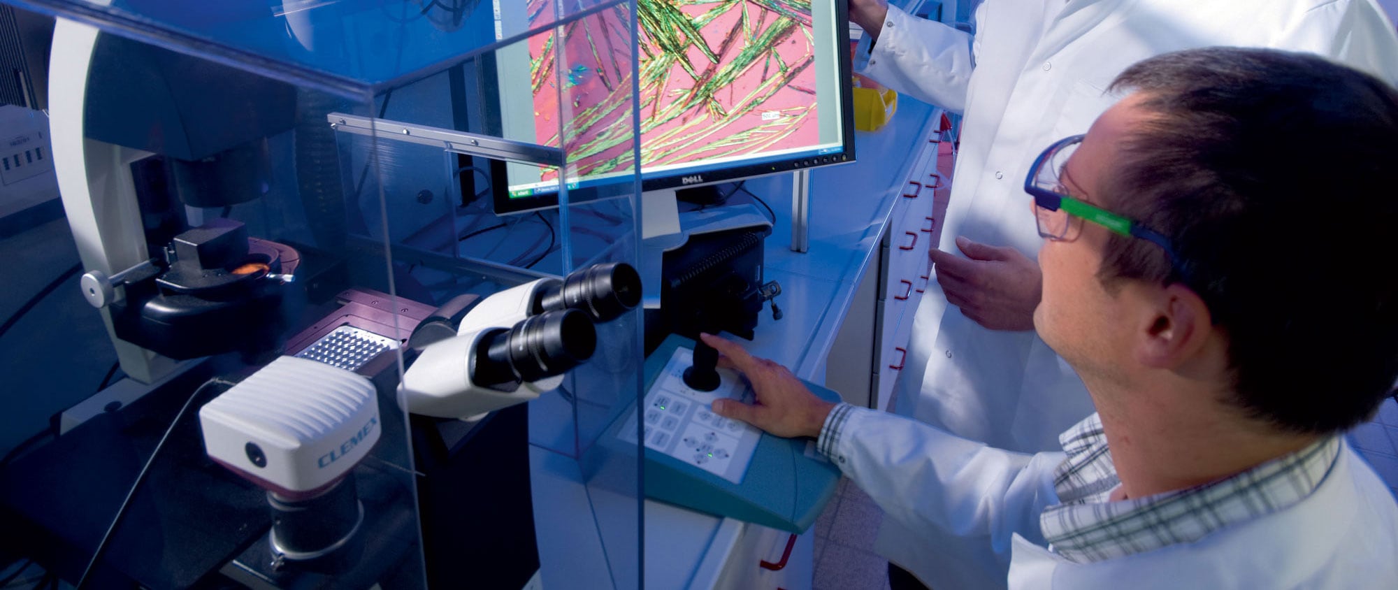 Scientists_in_a_laboratory_for_crystallization_3.jpg