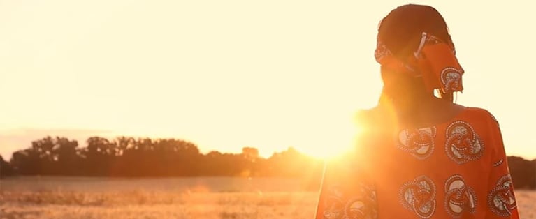 Woman_in_field_1440x590.jpg