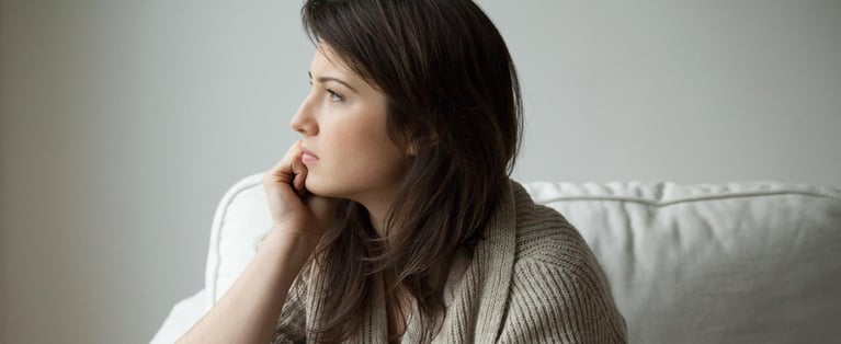 Woman_on_a_couch.jpg