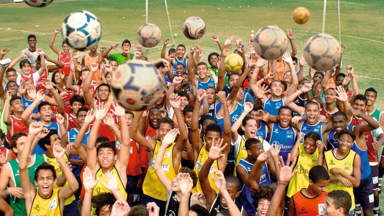young_footballers.jpg