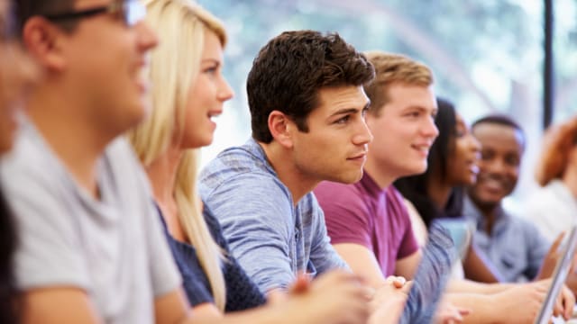 yourcareer-studentslearning-640x360.png